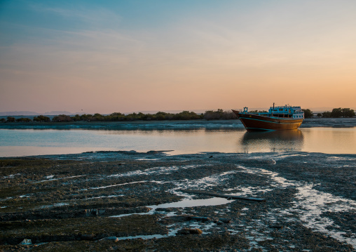dhow boat at low tide, Qeshm Island, Laft, Iran