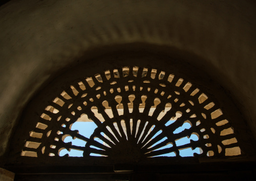 ventilation over a door in a traditional house, Hormozgan, Bandar-e Kong, Iran