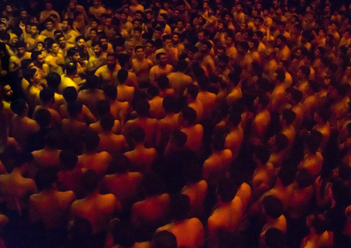 Iranian Shiite Muslim Mourners From The Mad Of Hussein Community Chanting And Self-flagellating During Muharram, Isfahan Province, Kashan, Iran