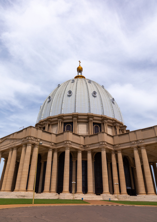 Our lady of peace basilica christian cathedral built by Félix Houphouët-Boigny, Région des Lacs, Yamoussoukro, Ivory Coast