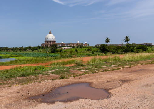 Our lady of peace basilica christian cathedral built by Félix Houphouët-Boigny, Région des Lacs, Yamoussoukro, Ivory Coast