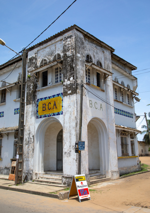 Old french colonial building formerly the Banque Centrale Africaine in the UNESCO world heritage area, Sud-Comoé, Grand-Bassam, Ivory Coast