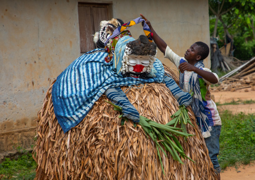 We Guere sacred mask dance during a ceremony, Guémon, Bangolo, Ivory Coast