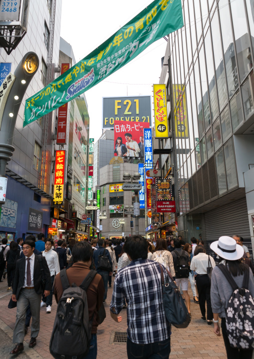 Crowd in shibua area, Kanto region, Tokyo, Japan