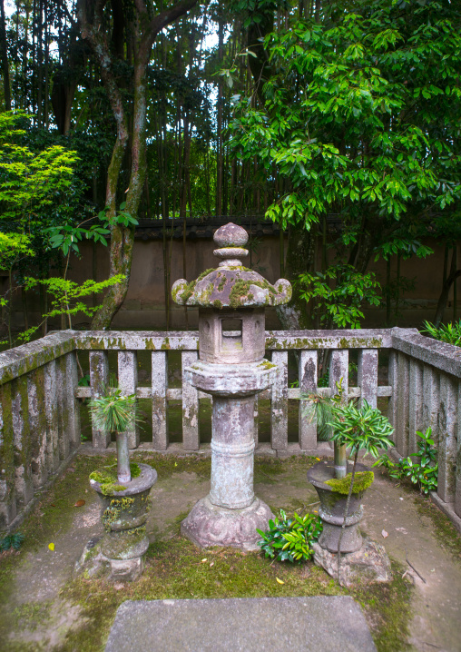 Lantern in koto-in zen buddhist temple in daitoku-ji, Kansai region, Kyoto, Japan