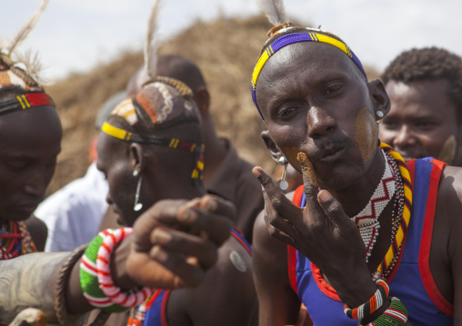 Men make up in dassanech tribe, Turkana lake, Loiyangalani, Kenya