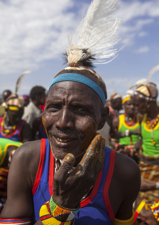 Men make up in dassanech tribe, Turkana lake, Loiyangalani, Kenya