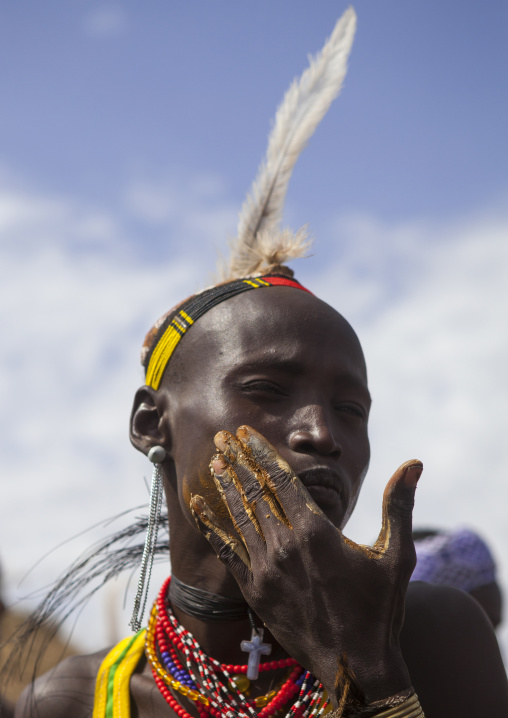 Men make up in dassanech tribe, Turkana lake, Loiyangalani, Kenya