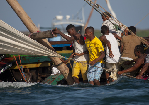 Dhow race during the Maulid festival, Lamu County, Lamu, Kenya