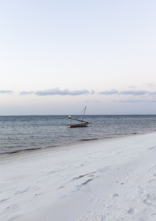 Dhow sailing on the indian ocean, Lamu County, Lamu, Kenya