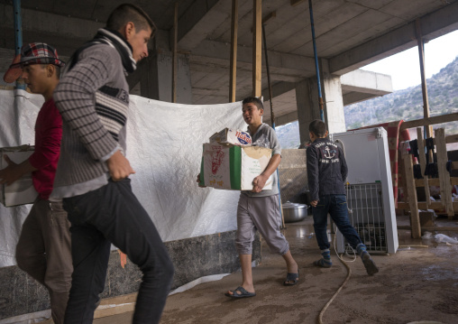 Yezidi Refugees Displaced From Sinjar Living In An Under Construction Building, Duhok, Kurdistan, Iraq