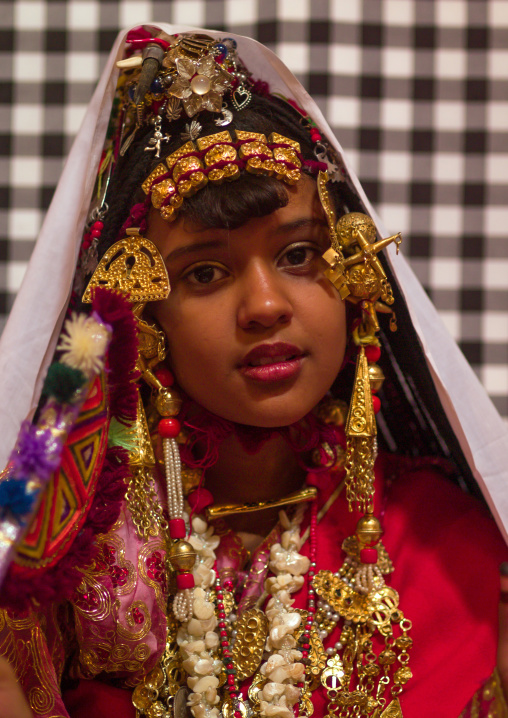 Tuareg girl in traditional clothing, Tripolitania, Ghadames, Libya