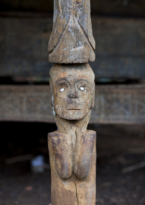 Alak common house statue pillar, Boloven, Laos