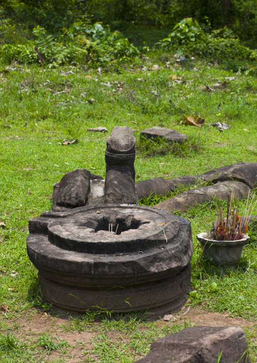 Fallen statue at wat phu khmer temple, Champasak, Laos