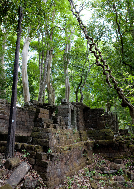 Oumong temple khmer ruins, Ban lak seesip, Laos