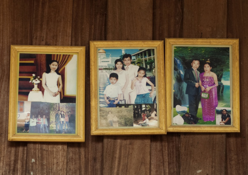 Lao lum people souvenir pictures, Houei xay, Laos