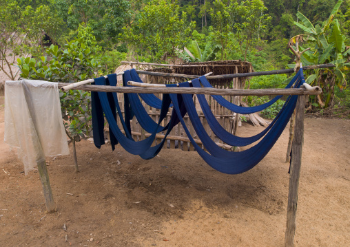 Lantene clothes, Nam deng, Loas