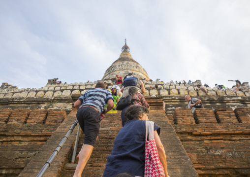 Tourists Waiting To View Sunset Line The Shwesandaw Pagoda, Bagan, Myanmar