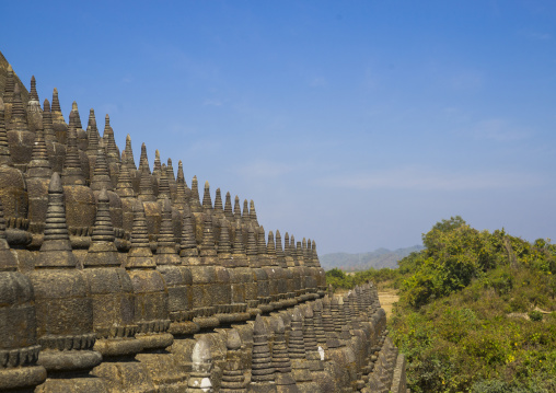 Stupas At Kothaung Temple, Mrauk U, Myanmar