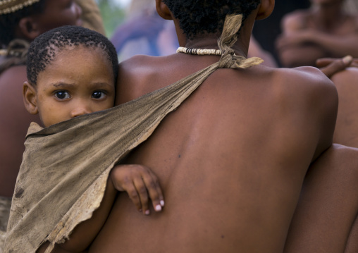 Bushman Child With Her Mother, Tsumkwe, Namibia
