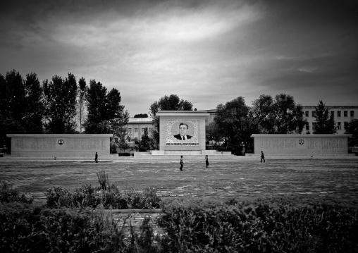 Kim il Sung on a propaganda fresco, North Hwanghae Province, Kaesong, North Korea