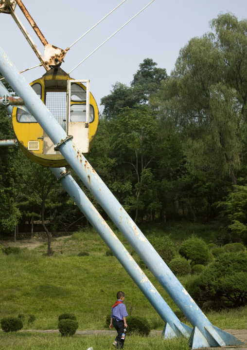 Old big wheel in Taesongsan funfair, Pyongan Province, Pyongyang, North Korea