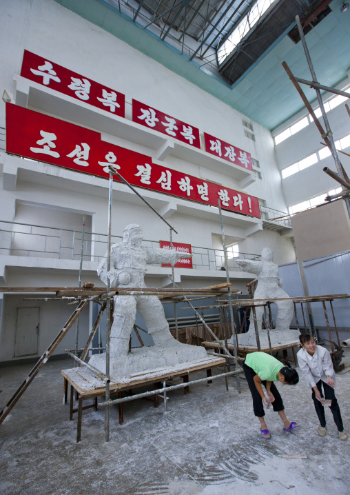 Creation of a statue in Mansudae art studio, Pyongan Province, Pyongyang, North Korea