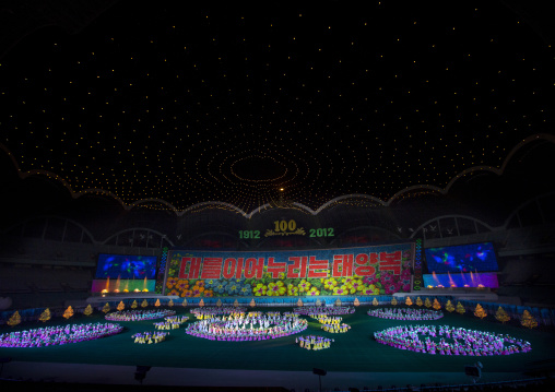 Panoramic view of the Arirang mass games with North Korean performers in may day stadium, Pyongan Province, Pyongyang, North Korea