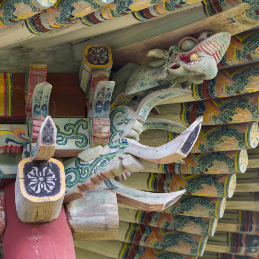 Dragon in the former home of king Ri Song Gye, South Hamgyong Province, Hamhung, North Korea