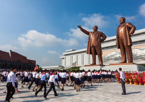 North Korean pioneers from the Korean children's union in the Grand monument on Mansu hill, Pyongan Province, Pyongyang, North Korea
