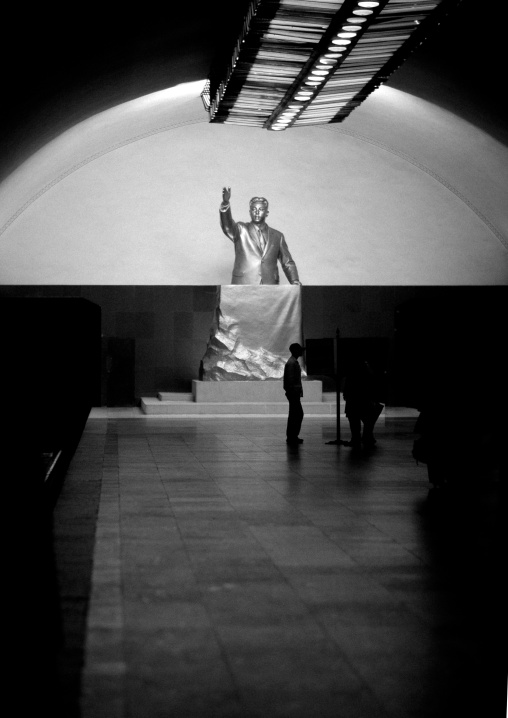 Golden statue of Kim il Sung in Kaeson metro station, Pyongan Province, Pyongyang, North Korea