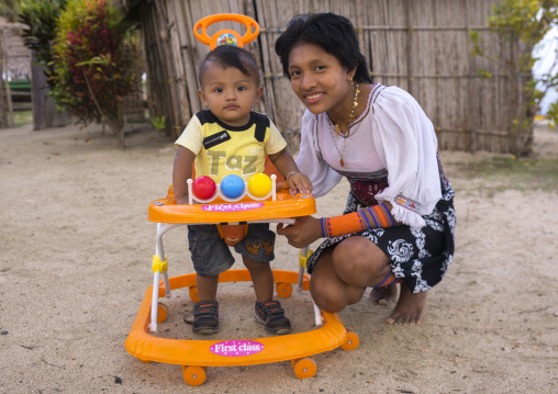 Kunas indigenous people