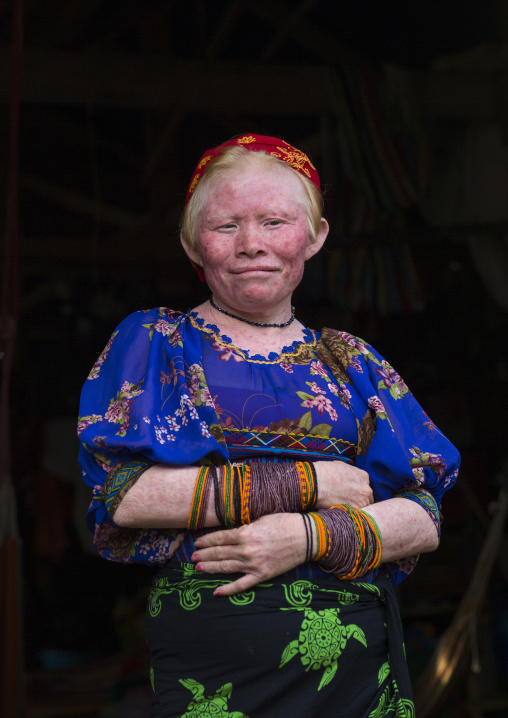 Panama, San Blas Islands, Mamitupu, Portrait Of An Albino Kuna Tribe Woman