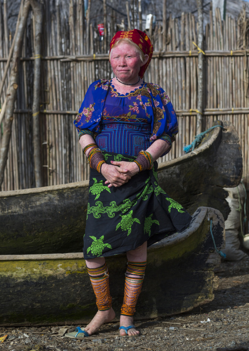 Panama, San Blas Islands, Mamitupu, Portrait Of An Albino Kuna Tribe Woman