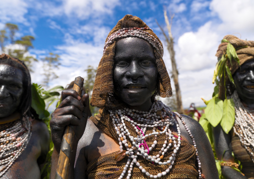 Portrait of Emira tribe women during a Sing-sing ceremony, Western Highlands Province, Mount Hagen, Papua New Guinea