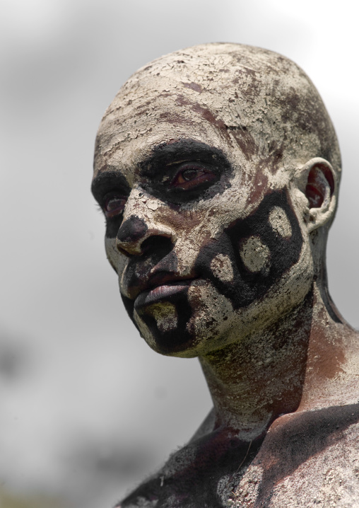 Portrait of a Skeleton tribe man during a sing-sing ceremony, Western Highlands Province, Mount Hagen, Papua New Guinea