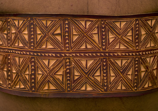 Tree trunk belt for man, Western Highlands Province, Mount Hagen, Papua New Guinea