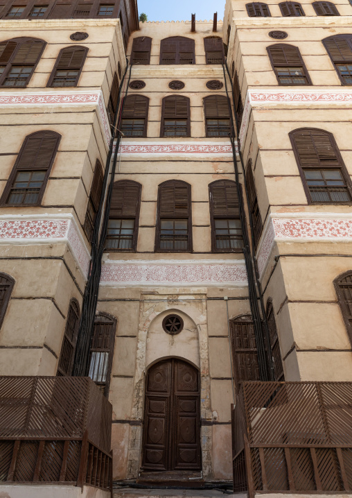 Old house with wooden mashrabiya in al-Balad quarter, Mecca province, Jeddah, Saudi Arabia