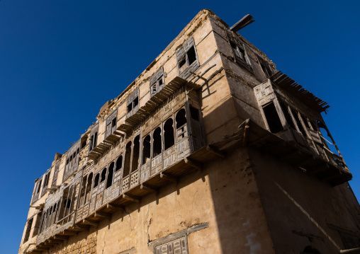 Historic dilapidated house with wooden mashrabiyas, Al Madinah Province, Yanbu, Saudi Arabia