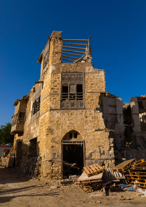 Historic dilapidated house with wooden mashrabiyas, Al Madinah Province, Yanbu, Saudi Arabia