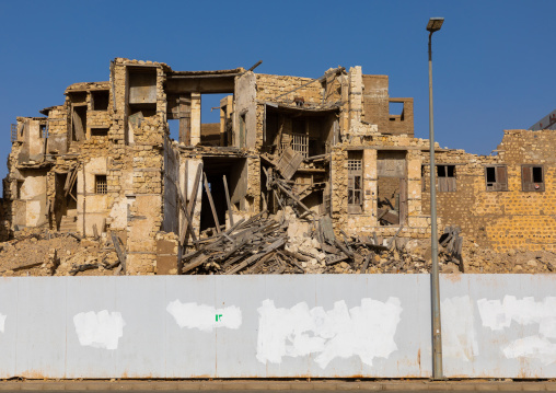 Historic dilapidated house with wooden mashrabiyas, Al Madinah Province, Yanbu, Saudi Arabia