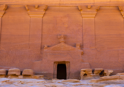 Qasr al-Farid tomb of Lihyan son of Kuza entrance in Madain Saleh, Al Madinah Province, Alula, Saudi Arabia