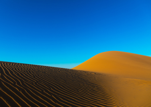 Sand dunes in the Rub' al Khali empty quarter desert, Najran province, Khubash, Saudi Arabia