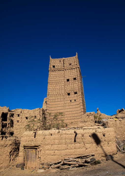 Traditional old multi-storey mud house, Asir province, Dahran Aljanub, Saudi Arabia