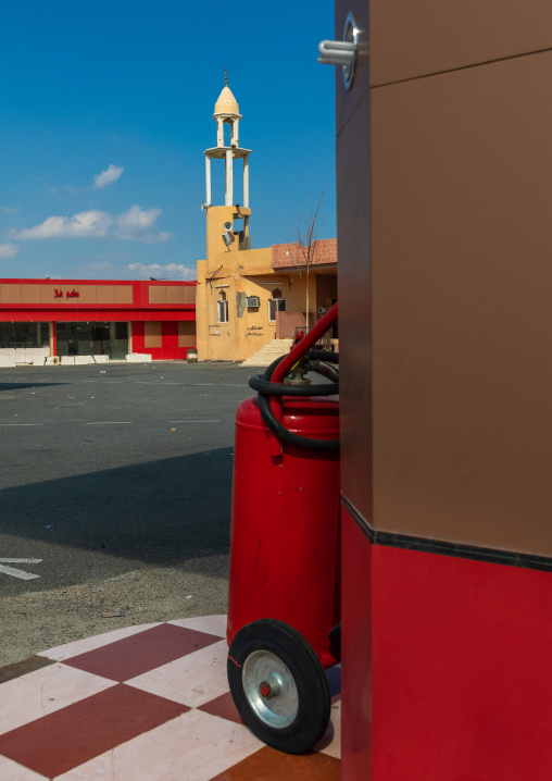 Mosque in a gas station, Mecca province, Taïf, Saudi Arabia