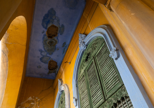 Kaki house windows, Mecca province, Taïf, Saudi Arabia