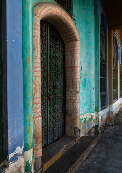Kaki house main door, Mecca province, Taïf, Saudi Arabia