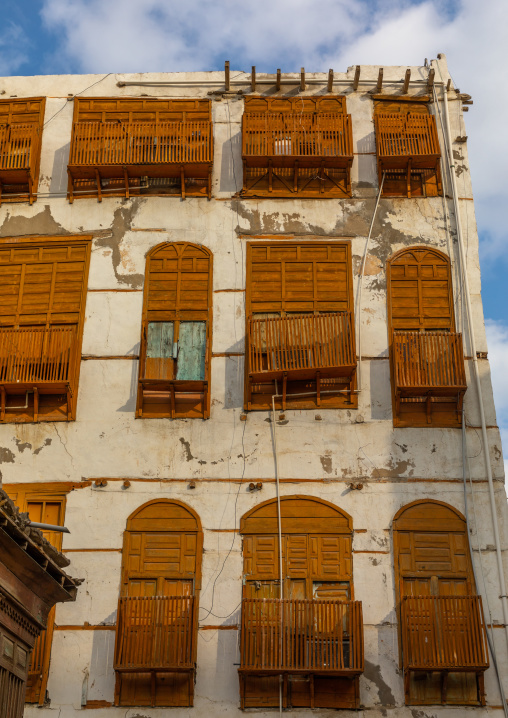 Old house with wooden mashrabiya in al-Balad quarter, Mecca province, Jeddah, Saudi Arabia