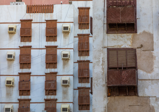 Old house with wooden mashrabiya in al-Balad quarter, Mecca province, Jeddah, Saudi Arabia