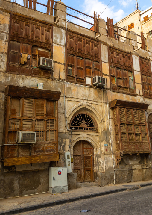 Old house with wooden mashrabiya in al-Balad quarter, Mecca province, Jeddah, Saudi Arabia